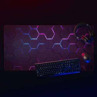 משטח גיימינג "הקסגון נאון" - פד עכבר ומקלדת גדול בעיצוב גיאומטרי זוהר לחוויית משחק מושלמת.